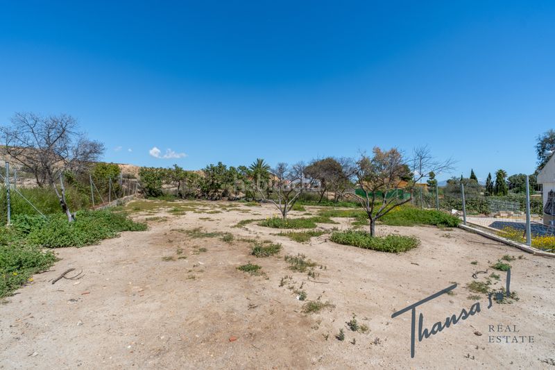 Foto 3f3d4e79-c244-4c2c-aa84-dc1d10634811. Masia amb xemeneia calefacció aparcament piscina a Alicante