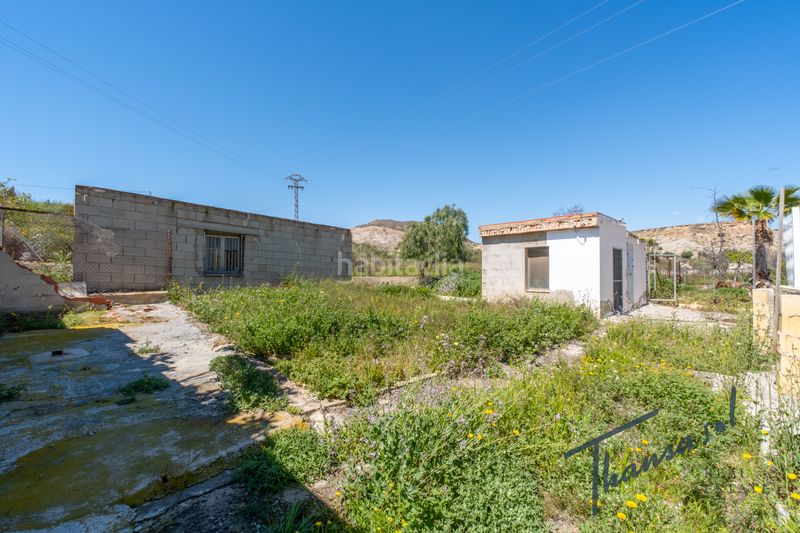 Foto 9c2a40ca-e2a3-45a9-aba9-1114e0a4d89e. Masia amb xemeneia calefacció aparcament piscina a Alicante