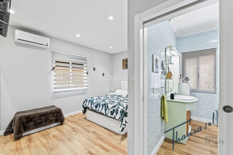 Foto c58039fd-fd58-4131-a2d3-c6316a763ea0. Masia amb xemeneia calefacció aparcament piscina a Alicante