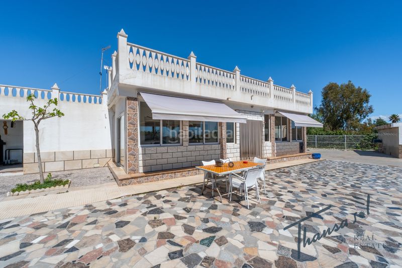 Foto d6ce8c17-e104-4fa1-93fb-78191c01b9a6. Masia amb xemeneia calefacció aparcament piscina a Alicante