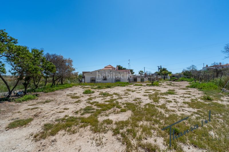 Foto df83575a-a9e6-4042-9c8e-50435d6f1b8b. Masia amb xemeneia calefacció aparcament piscina a Alicante