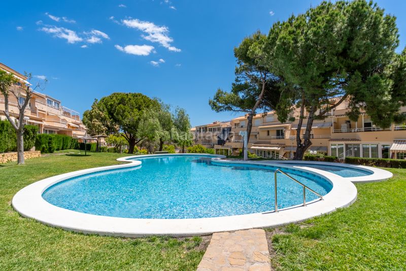 Foto 8d7e48dd-e978-4509-bda6-b0447fb65277. Casa adossada amb xemeneia calefacció aparcament piscina a Alicante