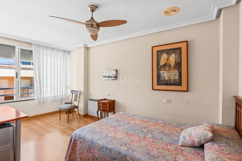 Foto d17ac600-540a-4960-8856-c1bbb4773d0b. Casa adossada amb xemeneia calefacció aparcament piscina a Alicante