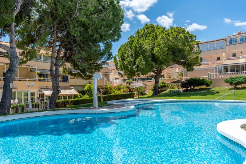 Foto e567146a-a0b1-4c1d-a959-d6f6963c85ad. Casa adossada amb xemeneia calefacció aparcament piscina a Alicante