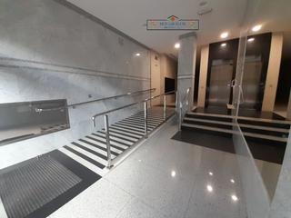Pis a Carmelitas. Piso en venta en avda. villamayor, 3 dormitorios.