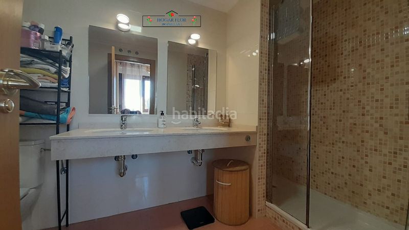 Foto 1396e71d-44d9-4814-9e39-82a8856f532a. Casa a schiera con riscaldamento parcheggio piscina in Villares de la Reina