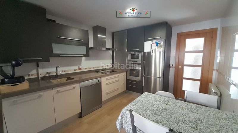 Foto 3662d27c-e770-4531-8f27-bb4f28b2402a. Casa a schiera con riscaldamento parcheggio piscina in Villares de la Reina