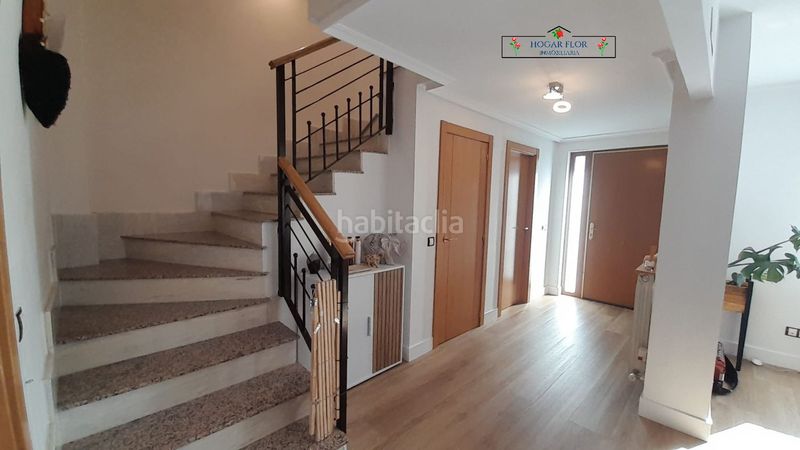 Foto 582e10f3-4648-4597-84bf-7990b20874d5. Casa a schiera con riscaldamento parcheggio piscina in Villares de la Reina
