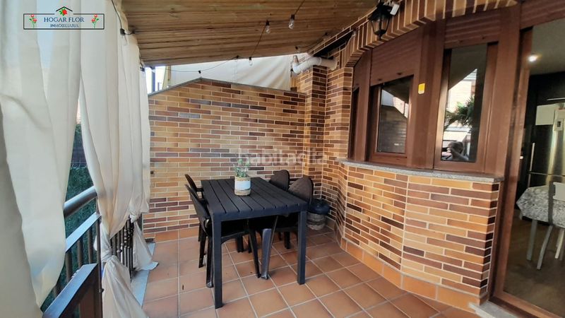 Foto a44cf0d4-5ec0-49f0-8551-5e3da2a56693. Casa a schiera con riscaldamento parcheggio piscina in Villares de la Reina