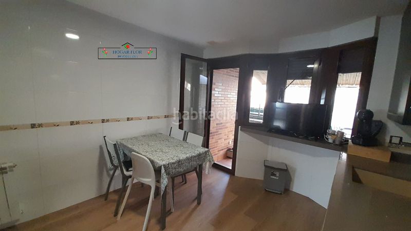 Foto d4550d9c-afda-416a-8eea-df540932ff06. Casa a schiera con riscaldamento parcheggio piscina in Villares de la Reina