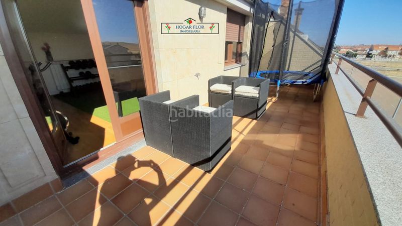 Foto e2b179f3-277a-4e1c-861e-e03ee305c5b0. Casa a schiera con riscaldamento parcheggio piscina in Villares de la Reina