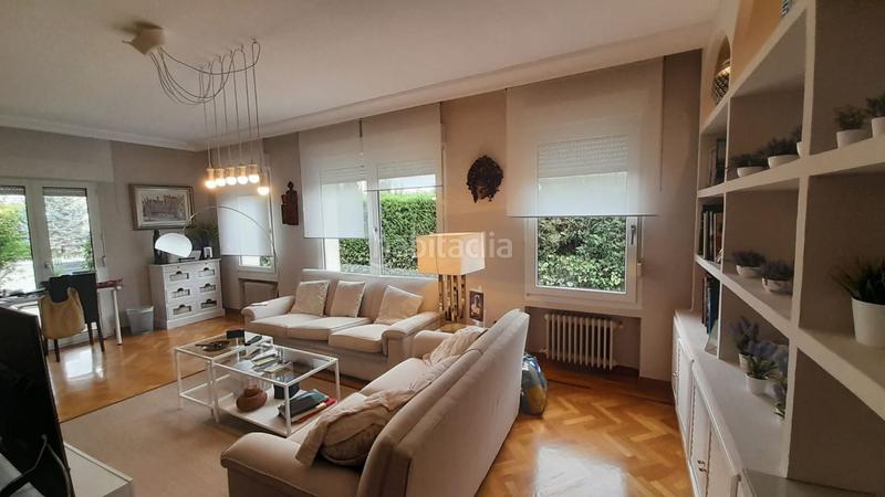 Foto 1a0f3332-ac86-4e0d-a231-ba53789660e4. Chalet  en venta en urbanización valdelagua, 5 dormitorios. en Santa Marta de Tormes