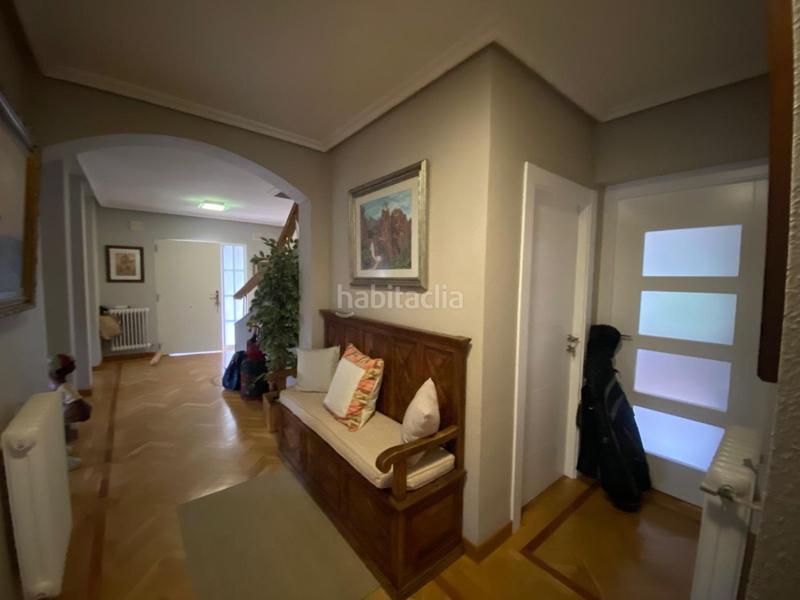 Foto 368127e5-ea60-4654-abb6-a45472bbf385. Chalet  en venta en urbanización valdelagua, 5 dormitorios. en Santa Marta de Tormes