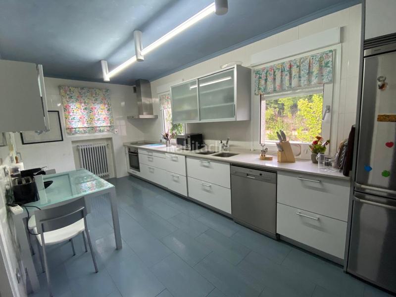 Foto 4ff1b8a2-82a8-4413-9060-a2312a5585f7. Chalet  en venta en urbanización valdelagua, 5 dormitorios. en Santa Marta de Tormes