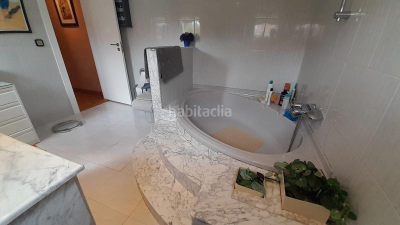 Foto 589c78c3-f007-45d0-bbe1-bbe8afa5bee1. Chalet  en venta en urbanización valdelagua, 5 dormitorios. en Santa Marta de Tormes