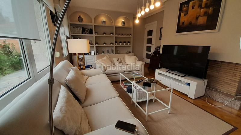Foto 881337f8-a6fc-4b3a-a05f-8eeb48d515f2. Chalet  en venta en urbanización valdelagua, 5 dormitorios. en Santa Marta de Tormes