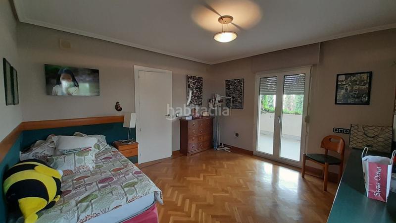 Foto aa9fc9df-6d6d-419e-b85c-ff7badc4ab0b. Chalet  en venta en urbanización valdelagua, 5 dormitorios. en Santa Marta de Tormes