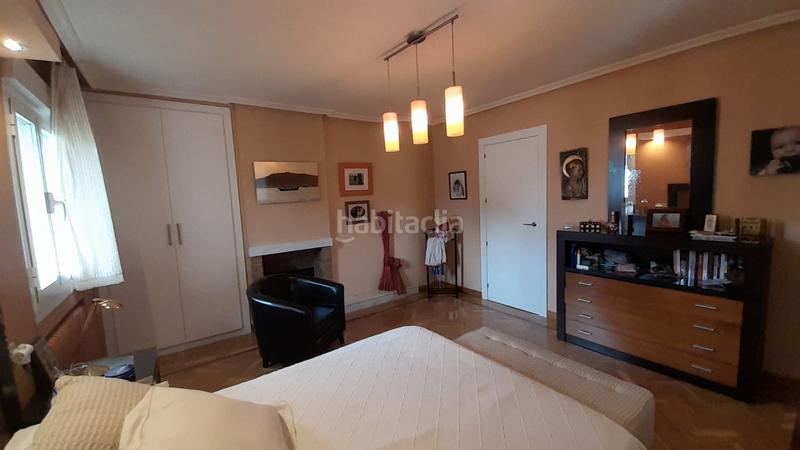 Foto b373a12c-ab7b-42f9-b767-5f4cf2340c46. Chalet  en venta en urbanización valdelagua, 5 dormitorios. en Santa Marta de Tormes