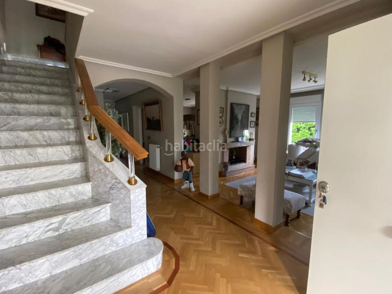 Foto c9ccbbdc-f6d5-499a-930e-5033aec9b5a3. Chalet  en venta en urbanización valdelagua, 5 dormitorios. en Santa Marta de Tormes