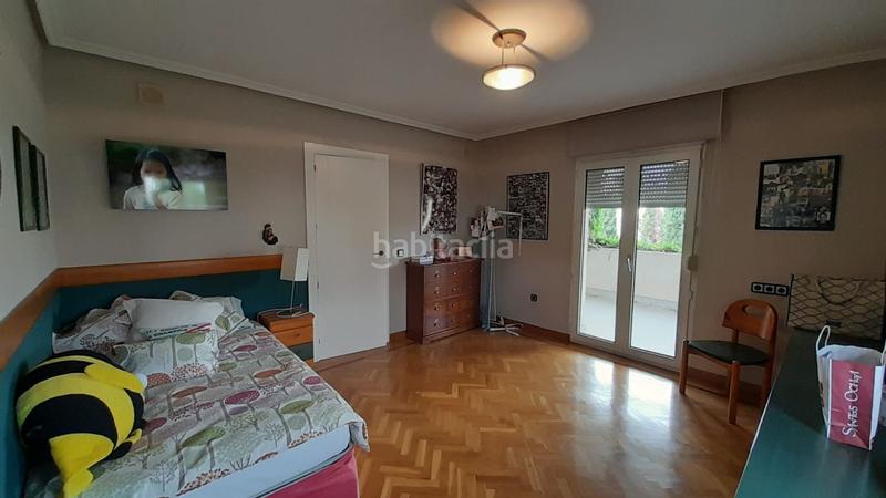 Foto d4166f74-d492-4b0b-b6d3-7e5f2f385687. Chalet  en venta en urbanización valdelagua, 5 dormitorios. en Santa Marta de Tormes