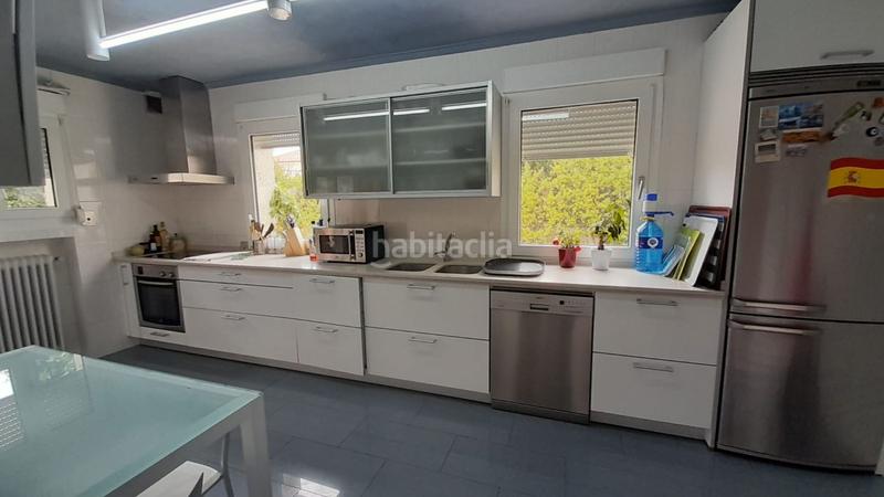 Foto dcc30350-15ca-40fb-87d9-516e61a51c2a. Chalet  en venta en urbanización valdelagua, 5 dormitorios. en Santa Marta de Tormes