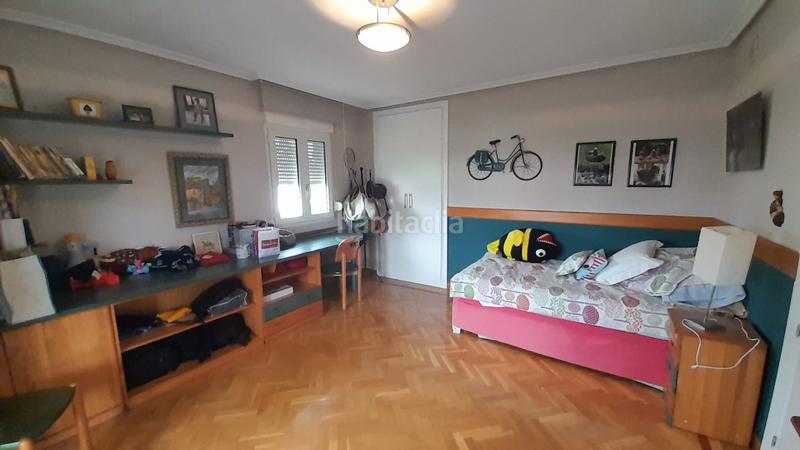 Foto eeff4a18-03b8-4678-9700-4f5ad53a4977. Chalet  en venta en urbanización valdelagua, 5 dormitorios. en Santa Marta de Tormes
