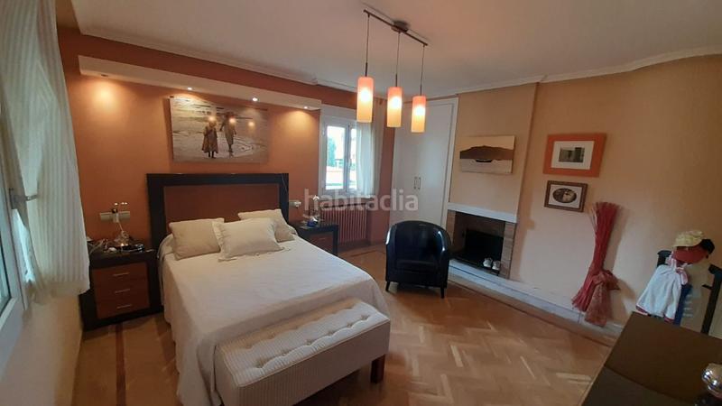 Foto f19de925-a52f-4297-a30a-b0cfad187d77. Chalet  en venta en urbanización valdelagua, 5 dormitorios. en Santa Marta de Tormes