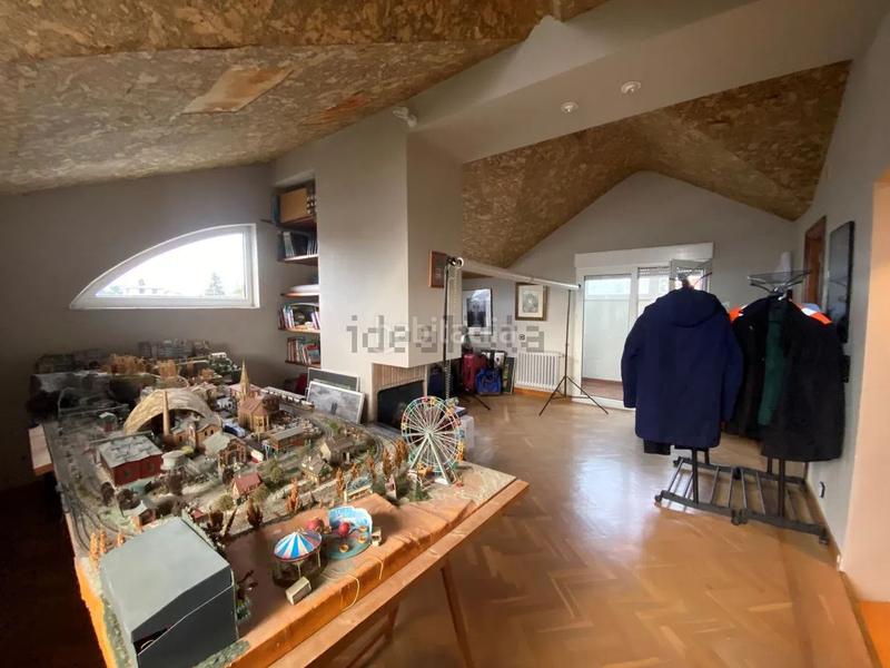 Foto f9e20428-9ead-4b46-8fe4-63c98aab12bf. Chalet  en venta en urbanización valdelagua, 5 dormitorios. en Santa Marta de Tormes