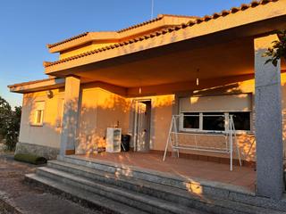 Xalet  Calzada vieja 12. Chalet en venta en calvarrasa de arriba, 4 dormitorios.