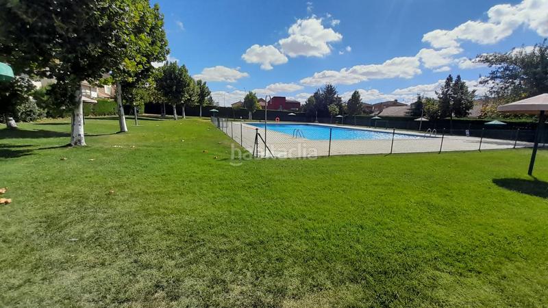 Foto deaeb09b-680b-4eef-9328-04ca36605c2d. Chalet avec chauffage parking piscine dans Villamayor