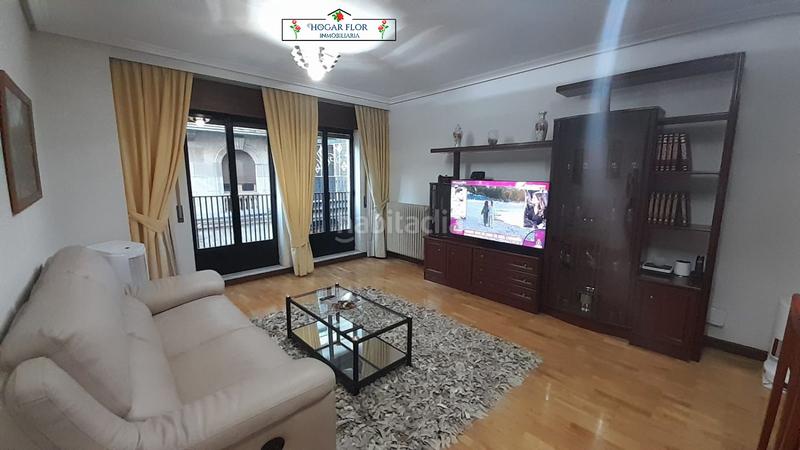 Foto cb2bd27f-1f53-4b9d-a7ad-d2b7e81a3829. Piso  en venta en Centro, 4 dormitorios. en Centro Salamanca