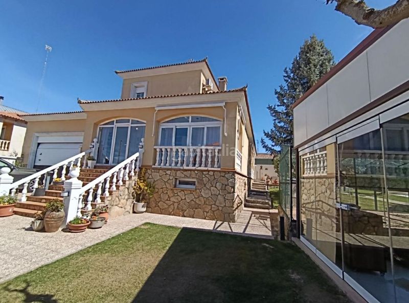 Foto 227a41a0-c9da-4595-b27e-f26fda7295df. Chalet  en venta en mozarbez, 4 dormitorios. en Mozárbez