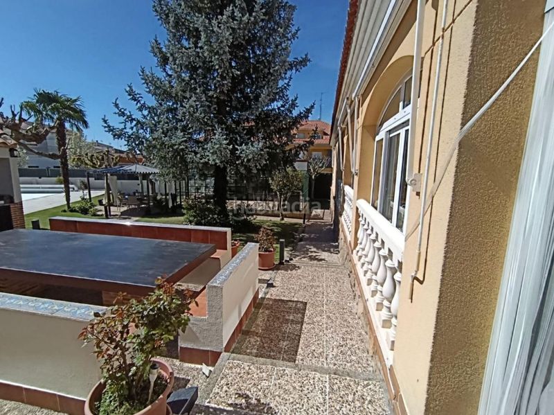 Foto c76930cc-6914-46d9-bdb7-f2f0db7881f3. Chalet  en venta en mozarbez, 4 dormitorios. en Mozárbez