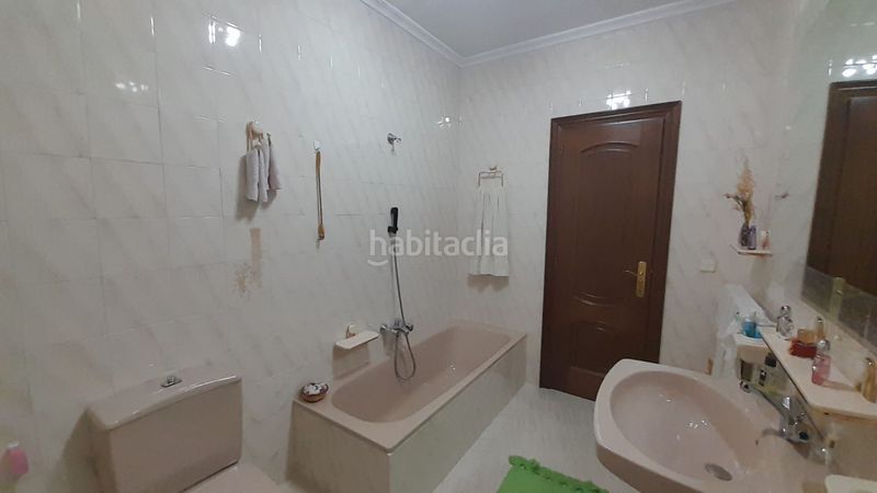 Foto 07a74629-e2e4-4c18-9960-dc2af7fe530e. Casa adossada amb calefacció aparcament piscina a Santa Marta de Tormes