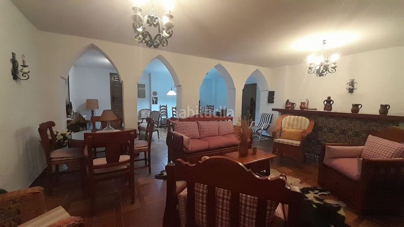 Foto 51caa469-7505-4812-8154-a51c116773d7. Casa adossada amb calefacció aparcament piscina a Santa Marta de Tormes