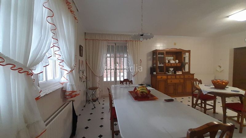 Foto 5cd9f34b-845e-44a0-badd-922ea7c7afde. Casa adossada amb calefacció aparcament piscina a Santa Marta de Tormes