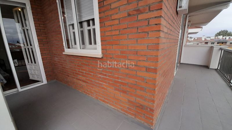 Foto ad9d00c5-bfa2-4522-8aff-10f2f588eb1f. Casa adossada amb calefacció aparcament piscina a Santa Marta de Tormes
