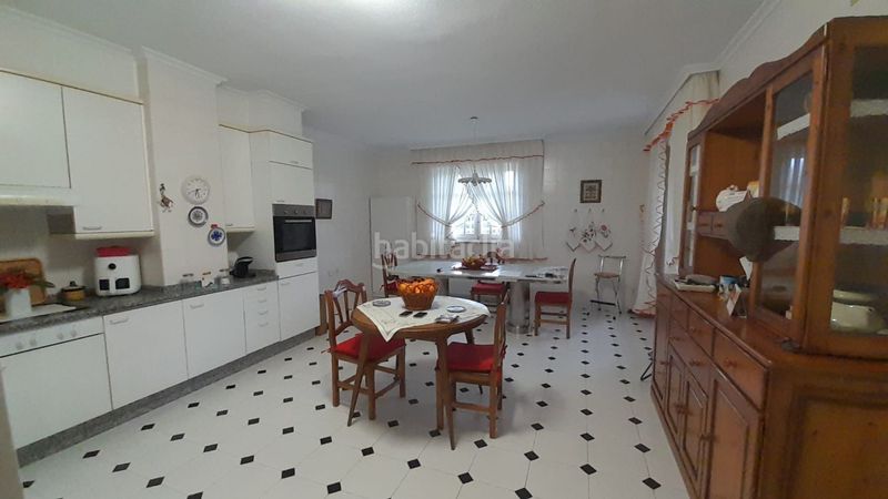 Foto f7252210-e16f-4c66-8a56-6605b879dd0e. Casa adossada amb calefacció aparcament piscina a Santa Marta de Tormes