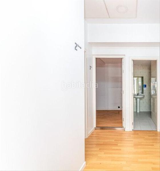 Foto 74dc483d-4f48-4d8a-9807-9298ae23761e. Business premise in As Travesas - Balaidos Vigo