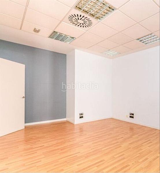 Foto c817bfcc-4c26-4ab8-9e44-344e623d8a78. Business premise in As Travesas - Balaidos Vigo