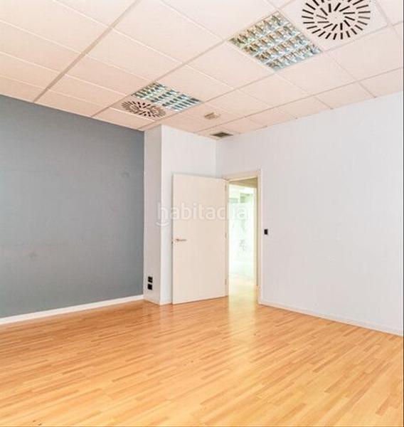 Foto 3038c8e9-f6f3-4117-92e5-4d30f8999781. Local comercial a As Travesas - Balaidos Vigo