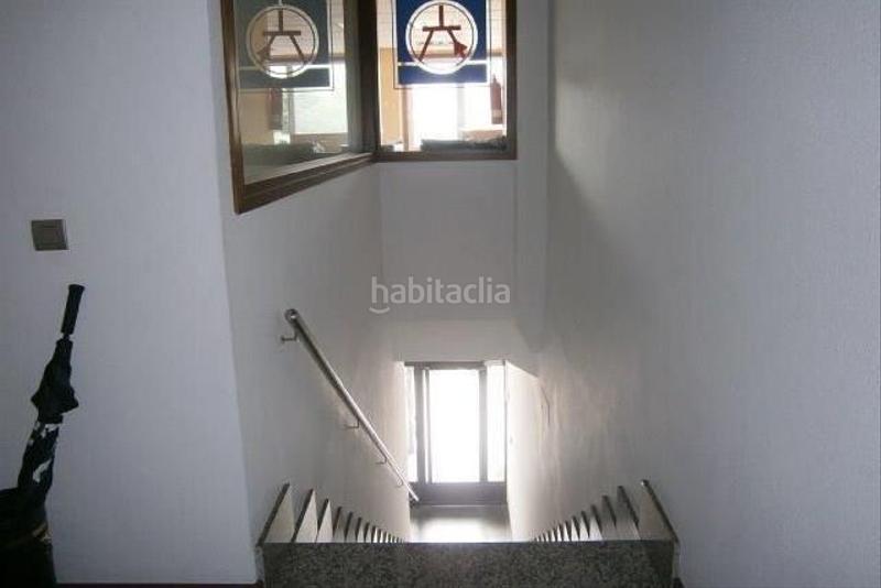 Foto 38afbd2d-e0fb-41c1-afbf-25aa04bca62c. Local comercial se vende oficina centrica en Plaza de la industria Vigo