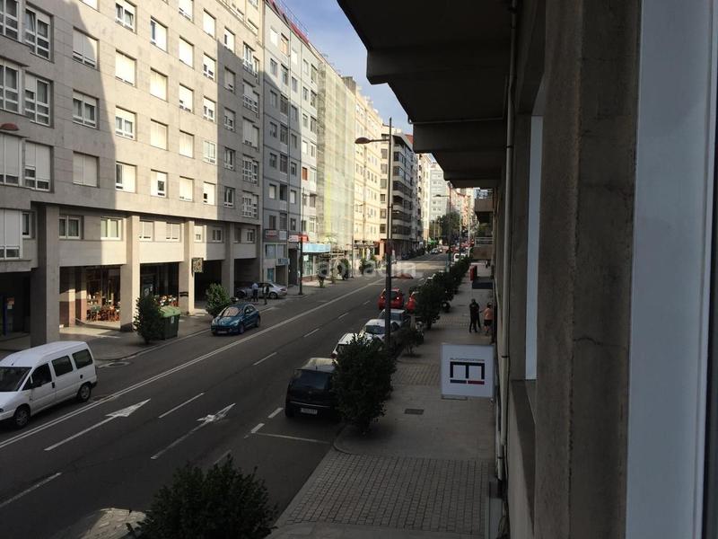 Foto b650df38-fa02-4372-932d-d412a47c32f1. Local comercial se vende oficina centrica en Plaza de la industria Vigo