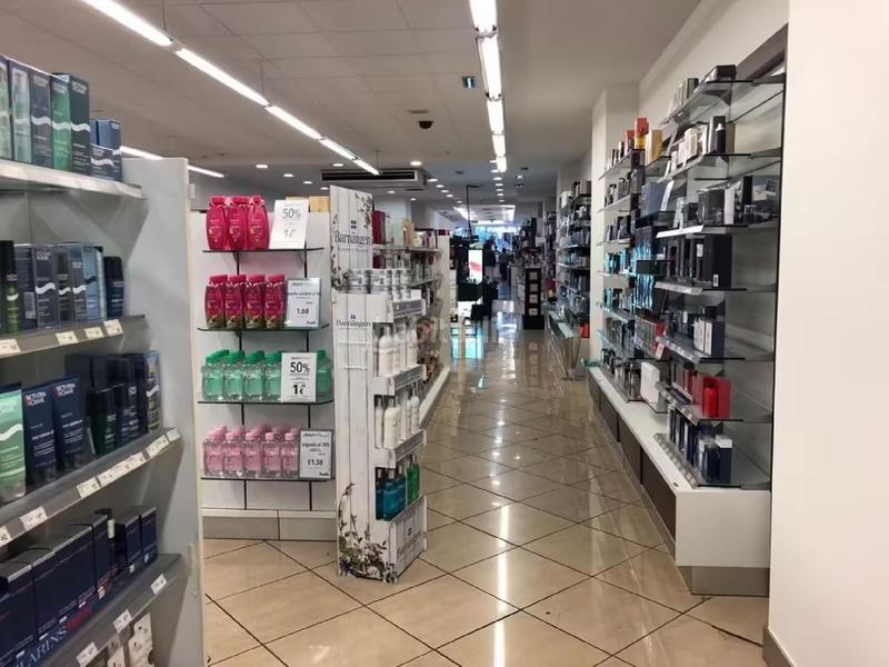 Foto a3a9b30f-f08c-4a63-96a0-3ba61d8d8850. Local commercial avec chauffage dans Cuatro Caminos Santander