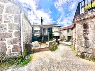 Casa adossada  Lugar o insuela. Gran oportunidad, hermosa casa para restaurar cerdedo cotobade