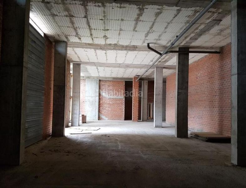 Foto c1c3e1bc-eef0-4de4-80c3-4f65693f5b43. Local comercial a Someso - Matogrande Coruña (A)