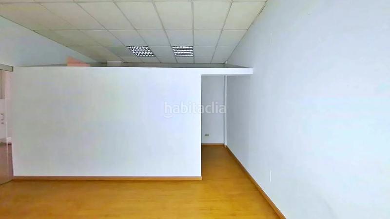 Foto 5b80467a-4ce6-41e0-9f0e-2aec1fb3b462. Locale commerciale in As Travesas - Balaidos Vigo