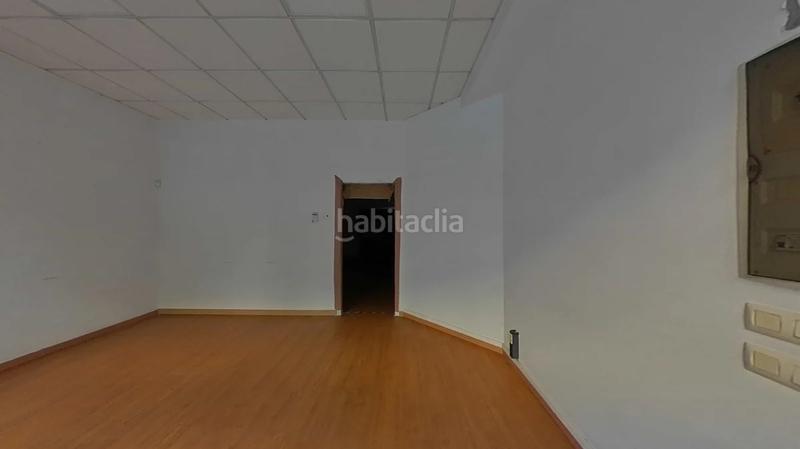 Foto b15fa62e-6251-4c48-8b02-1a6b614086c5. Locale commerciale in As Travesas - Balaidos Vigo