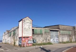 Fabrikhalle in Pobra do Caramiñal (A)