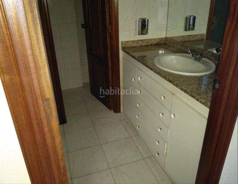 Foto f1eabdb7-60ad-480c-ad31-516bf9f2a417. Local comercial a As Travesas - Balaidos Vigo